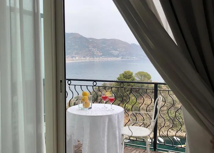 Mazzaro Sea View By Holidays Apartment Taormina
